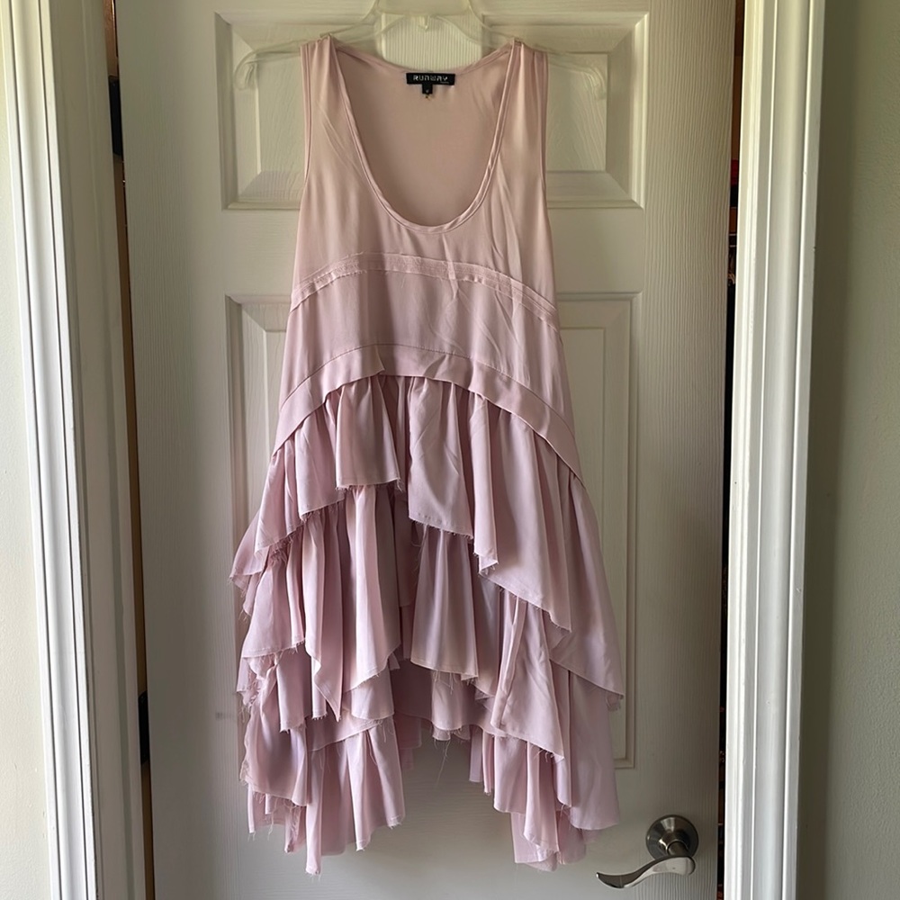 Runway Paris light pink boutique style top. Women’s size Medium.